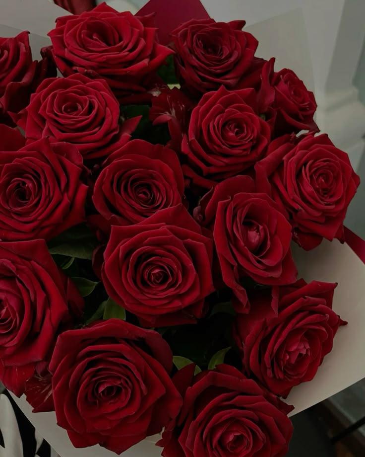 Corporate meeting room with carefully timed floral arrangements that maintain elegance throughout business hours